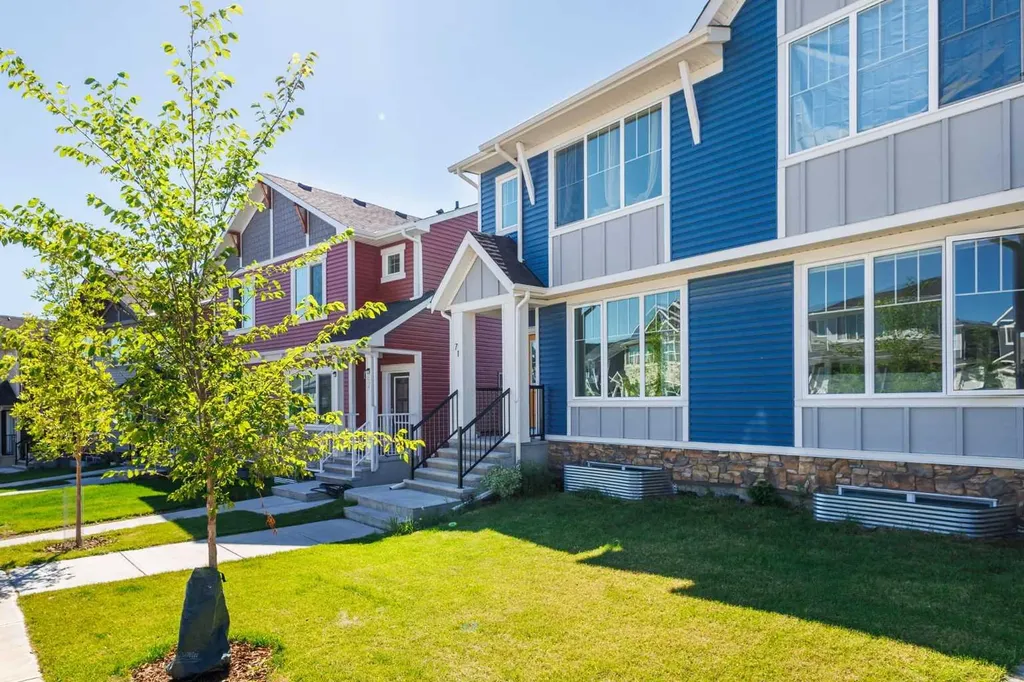 71 Sage Hill Lane NW Calgary AB T3R 2B3