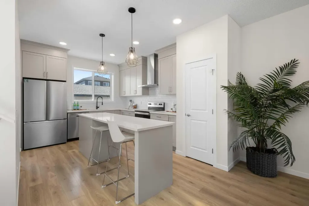 71 Sage Hill Lane NW Calgary AB T3R 2B3