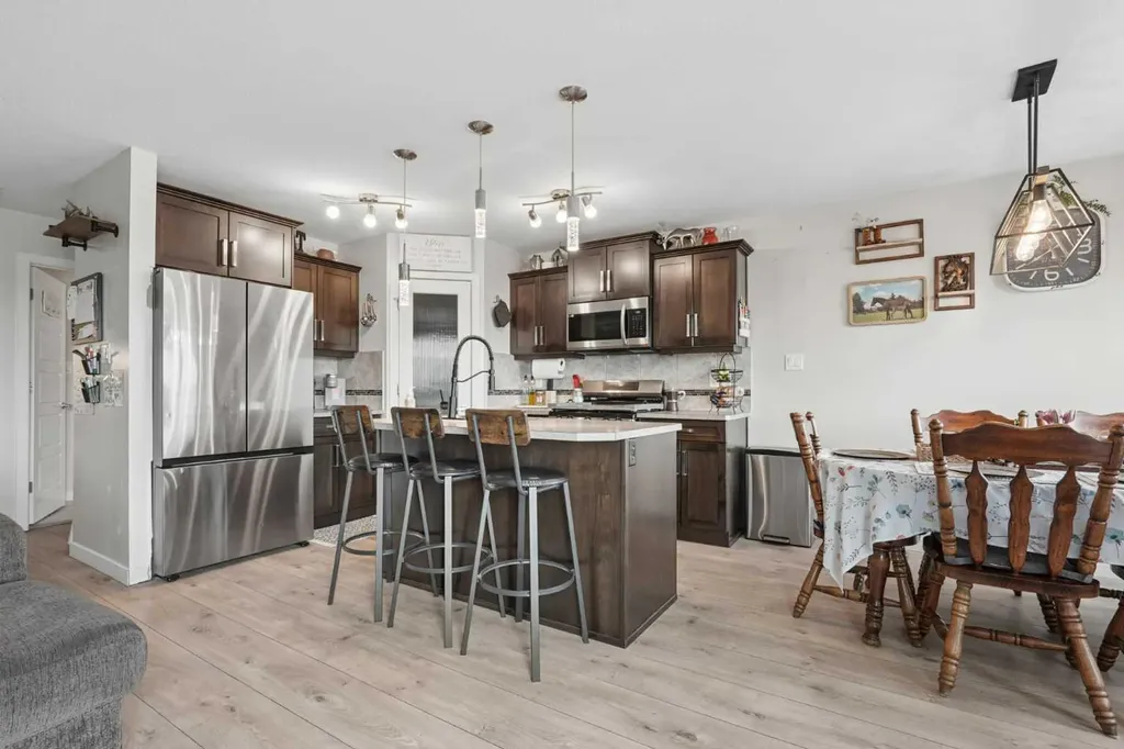 648 Parkside Green Coaldale AB T1M 0B2