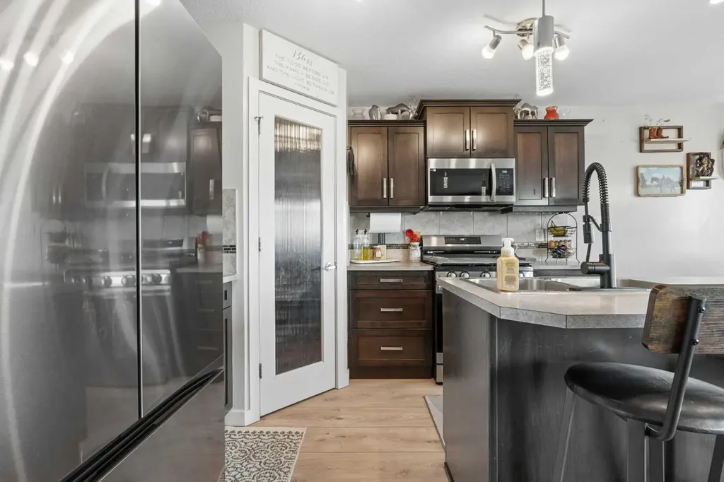 648 Parkside Green Coaldale AB T1M 0B2