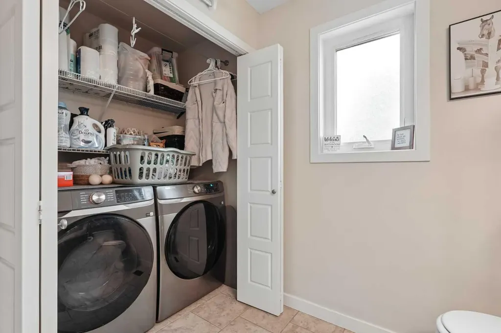 648 Parkside Green Coaldale AB T1M 0B2