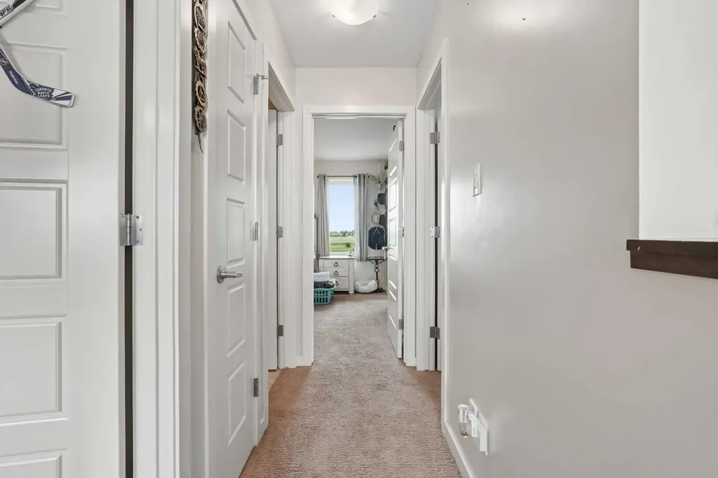 648 Parkside Green Coaldale AB T1M 0B2