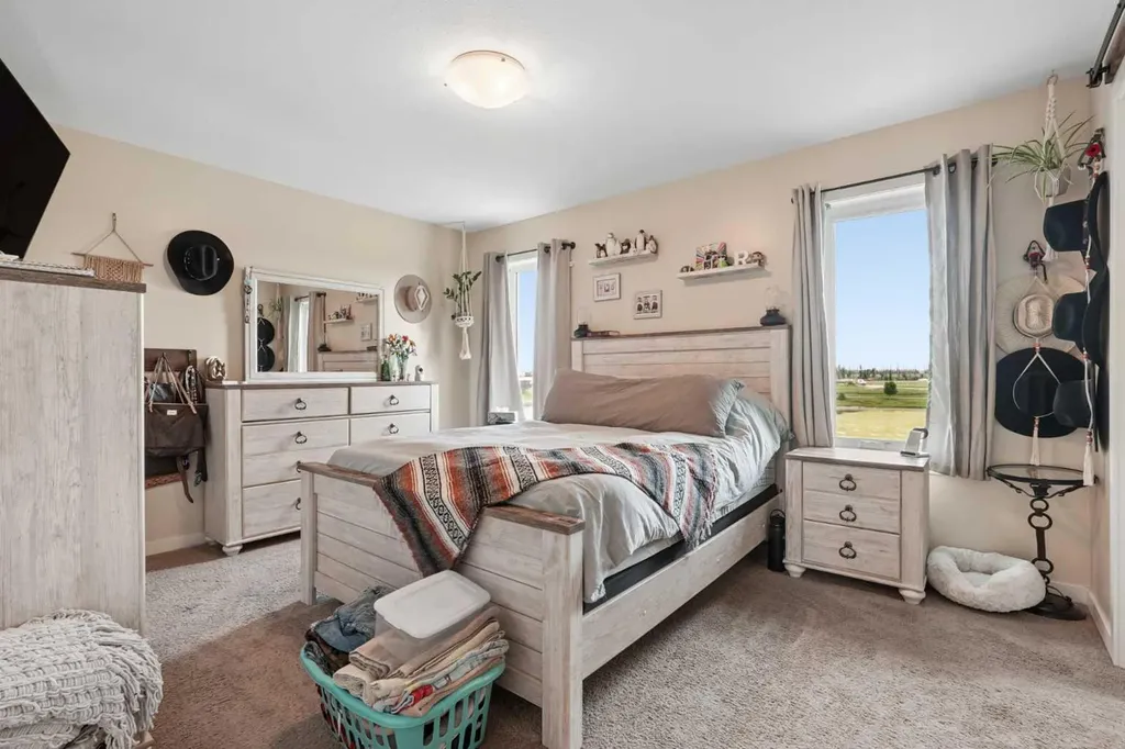 648 Parkside Green Coaldale AB T1M 0B2
