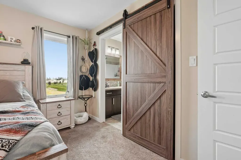 648 Parkside Green Coaldale AB T1M 0B2