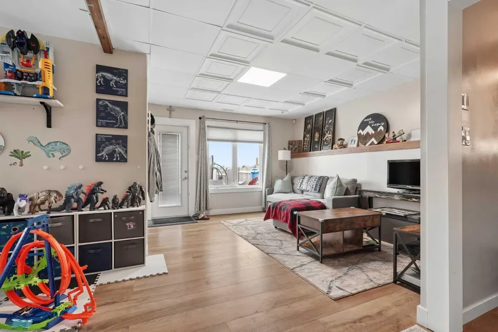 648 Parkside Green Coaldale AB T1M 0B2