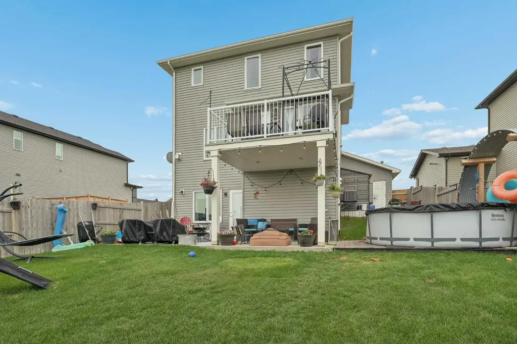 648 Parkside Green Coaldale AB T1M 0B2