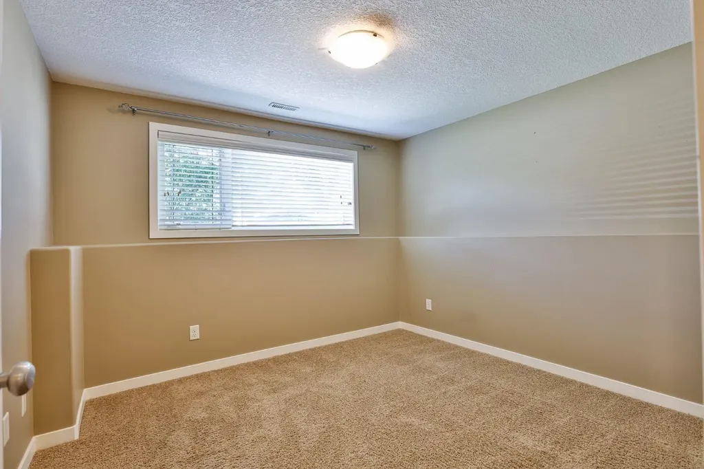 215 Haru Moriyama Place N Lethbridge AB T1H5W4