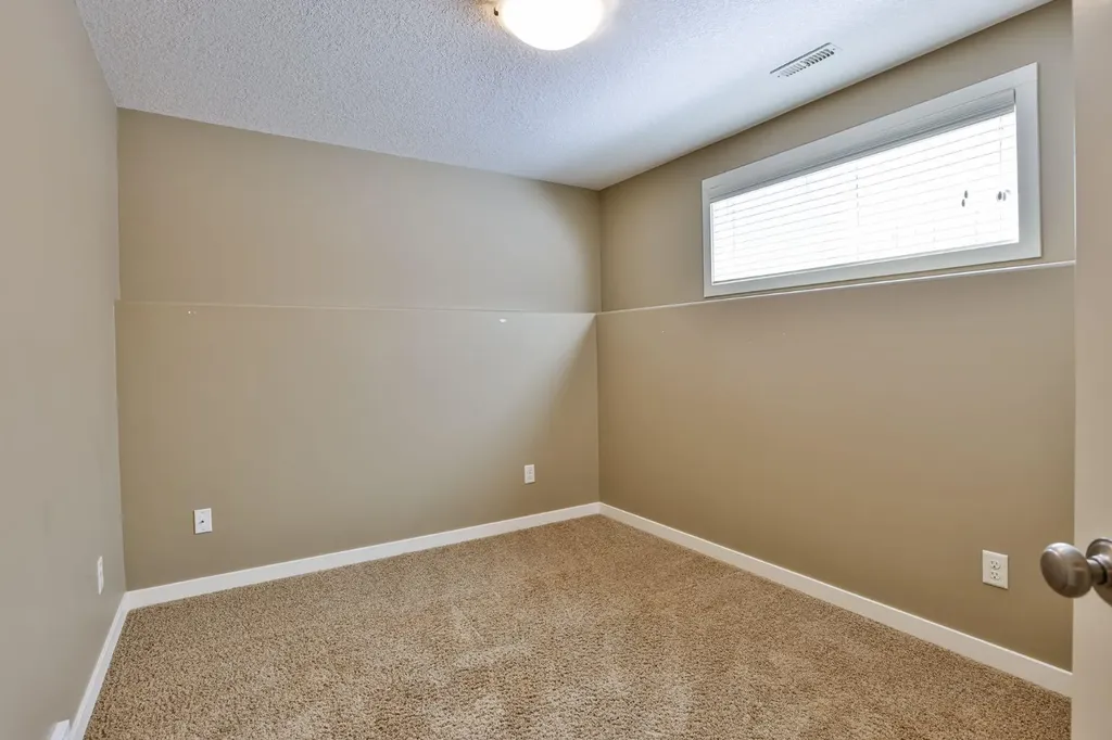 215 Haru Moriyama Place N Lethbridge AB T1H5W4