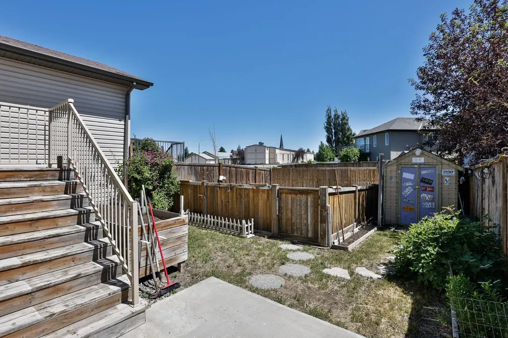 215 Haru Moriyama Place N Lethbridge AB T1H5W4