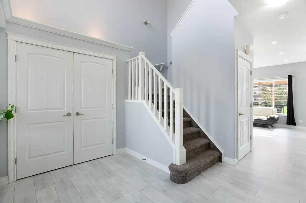 1925 Luxstone Park SW Airdrie AB T4B 3B5