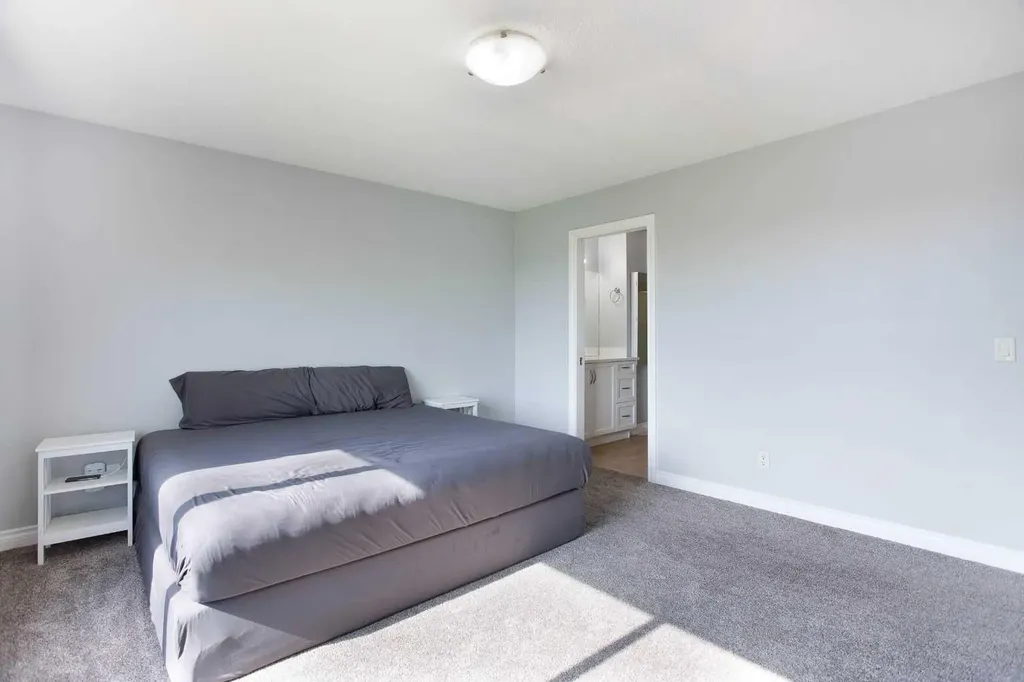 1925 Luxstone Park SW Airdrie AB T4B 3B5