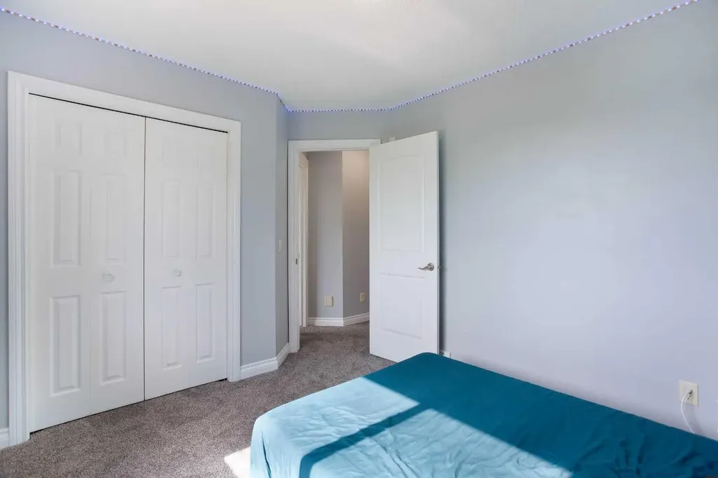 1925 Luxstone Park SW Airdrie AB T4B 3B5