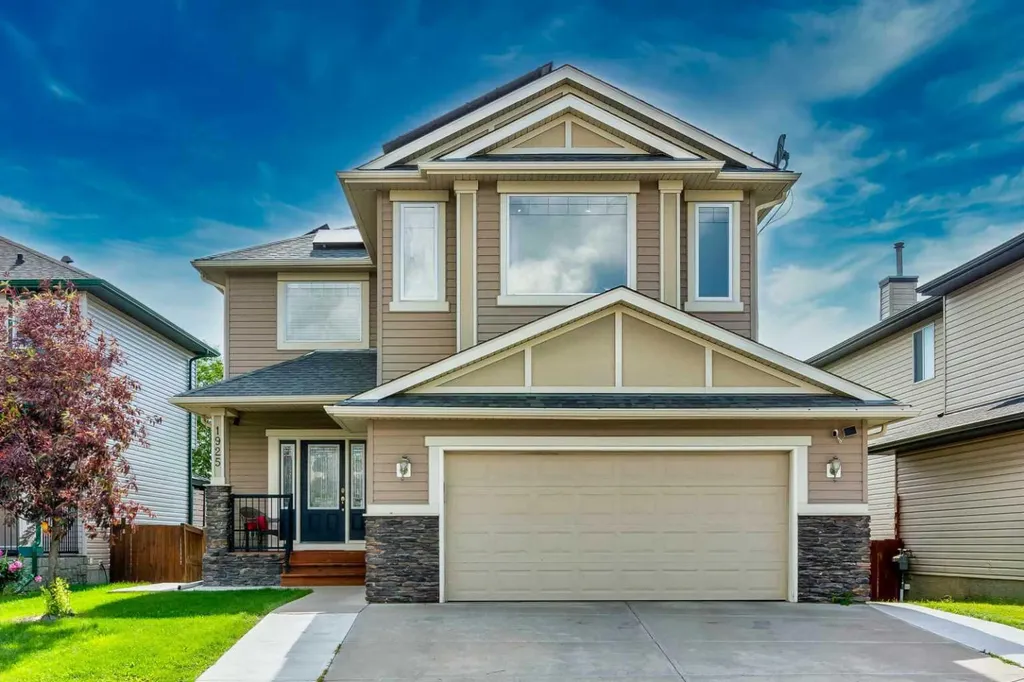 1925 Luxstone Park SW Airdrie AB T4B 3B5