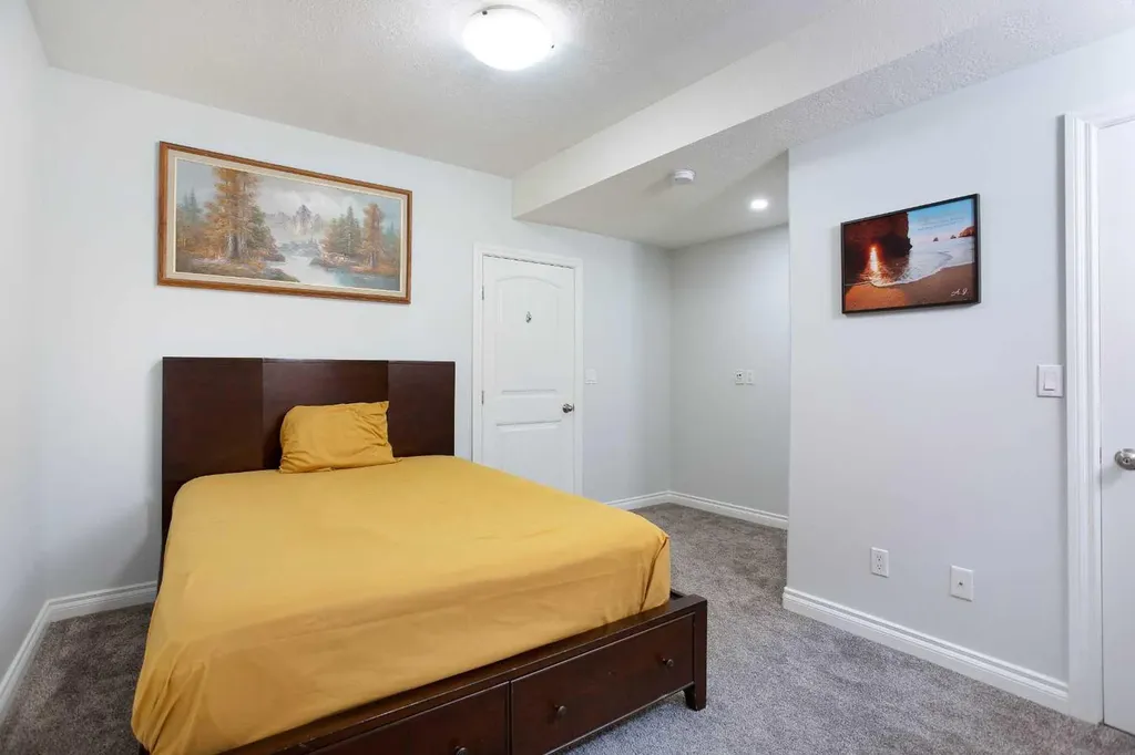 1925 Luxstone Park SW Airdrie AB T4B 3B5