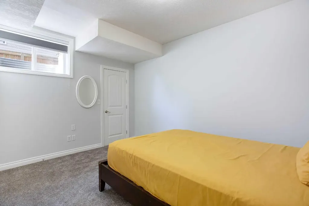 1925 Luxstone Park SW Airdrie AB T4B 3B5