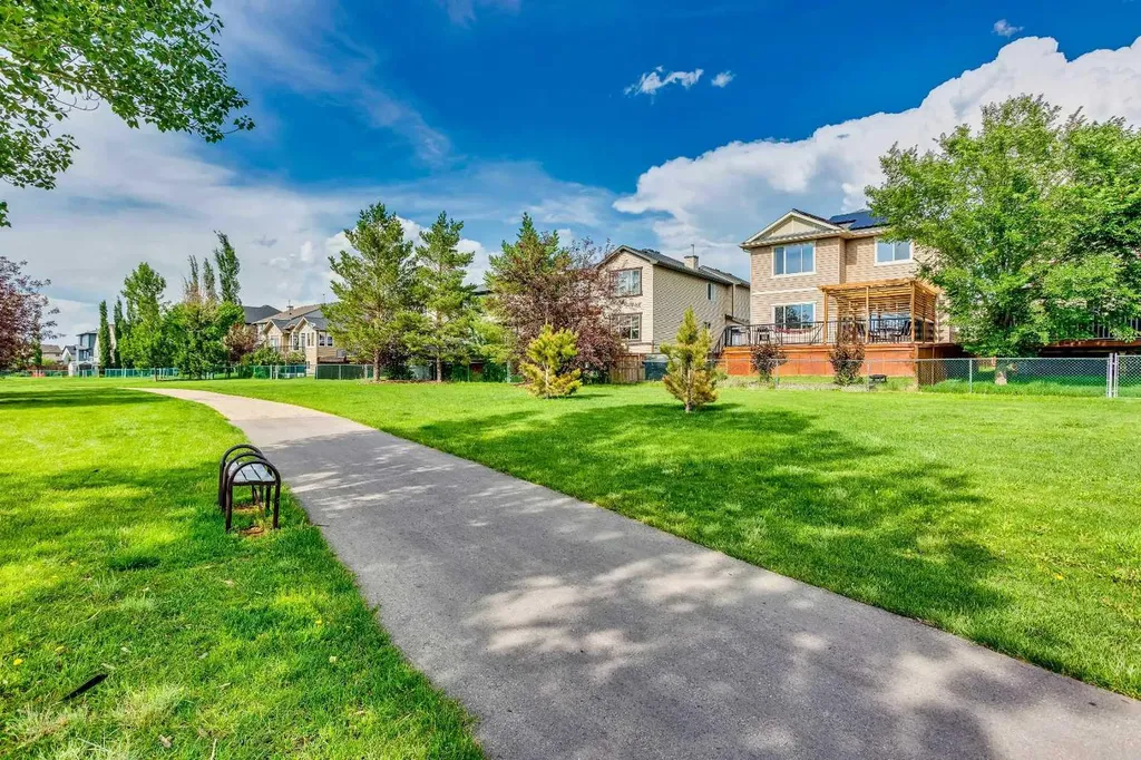 1925 Luxstone Park SW Airdrie AB T4B 3B5