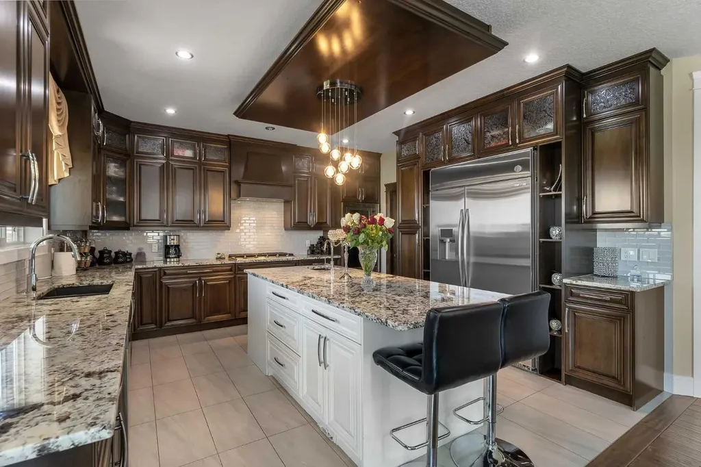 255 Stonemere Green Chestermere AB T1X 0X5