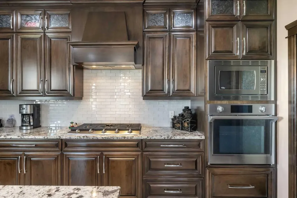 255 Stonemere Green Chestermere AB T1X 0X5