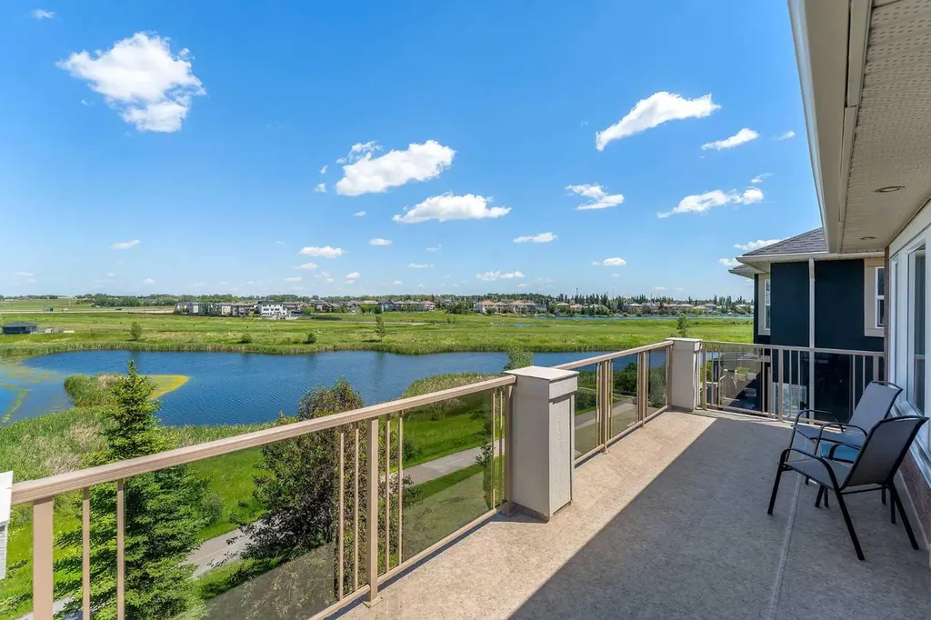 255 Stonemere Green Chestermere AB T1X 0X5