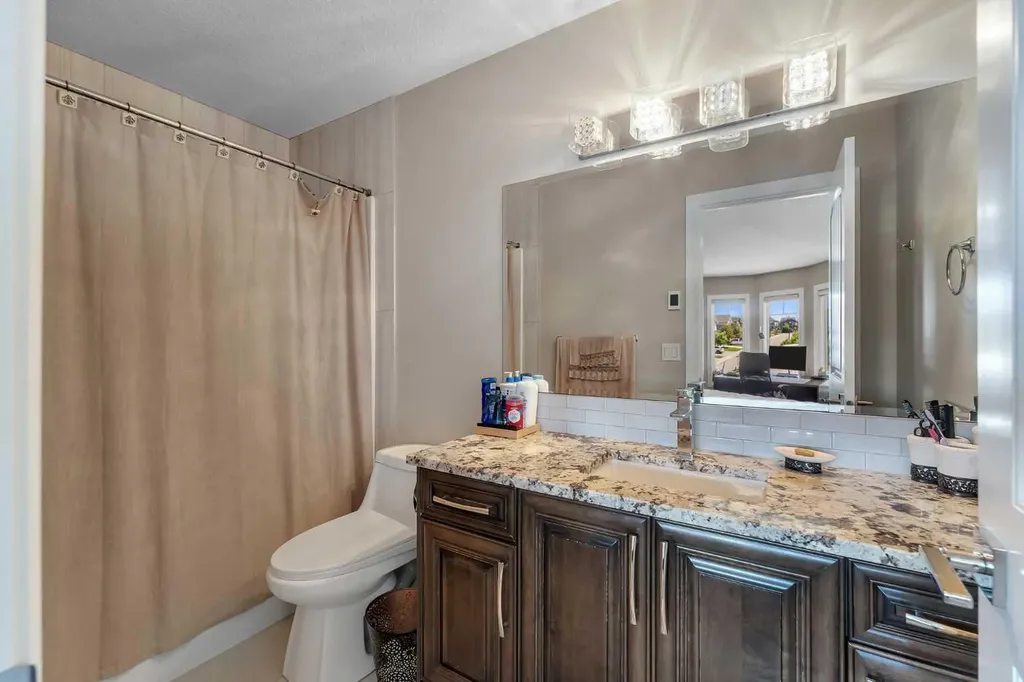 255 Stonemere Green Chestermere AB T1X 0X5