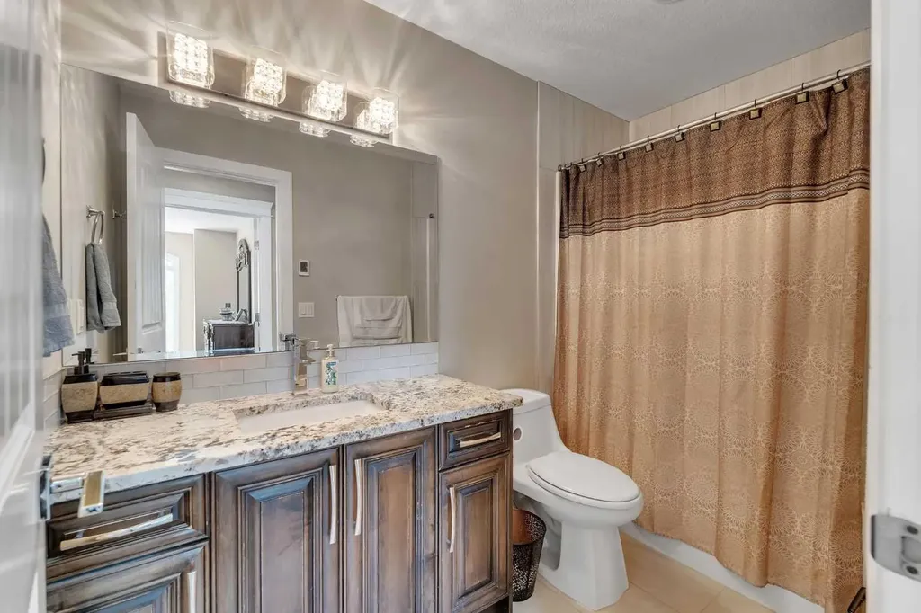 255 Stonemere Green Chestermere AB T1X 0X5