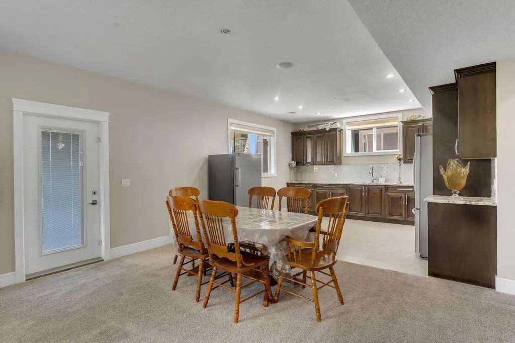 255 Stonemere Green Chestermere AB T1X 0X5