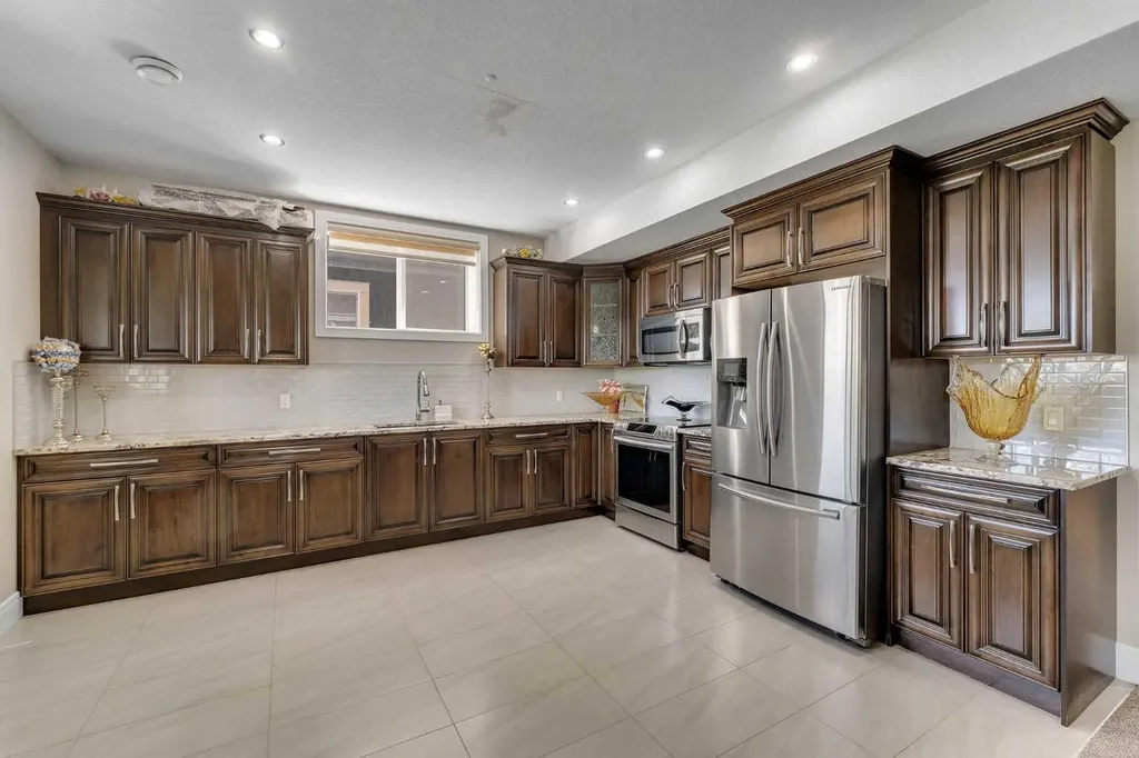 255 Stonemere Green Chestermere AB T1X 0X5