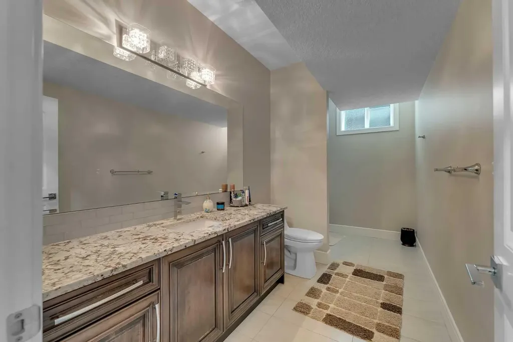 255 Stonemere Green Chestermere AB T1X 0X5