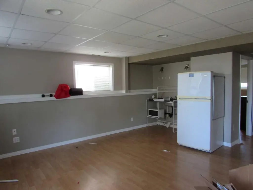5204 Landsdowne Avenue Blackfalds AB T0M0J0