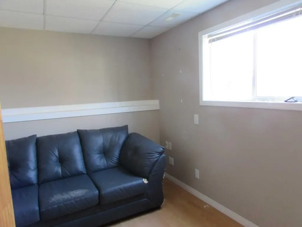 5204 Landsdowne Avenue Blackfalds AB T0M0J0