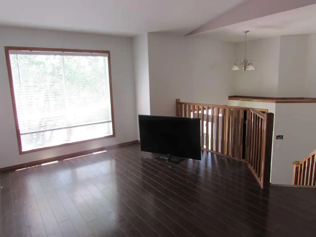 5204 Landsdowne Avenue Blackfalds AB T0M0J0