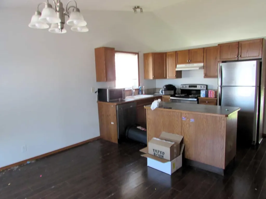 5204 Landsdowne Avenue Blackfalds AB T0M0J0