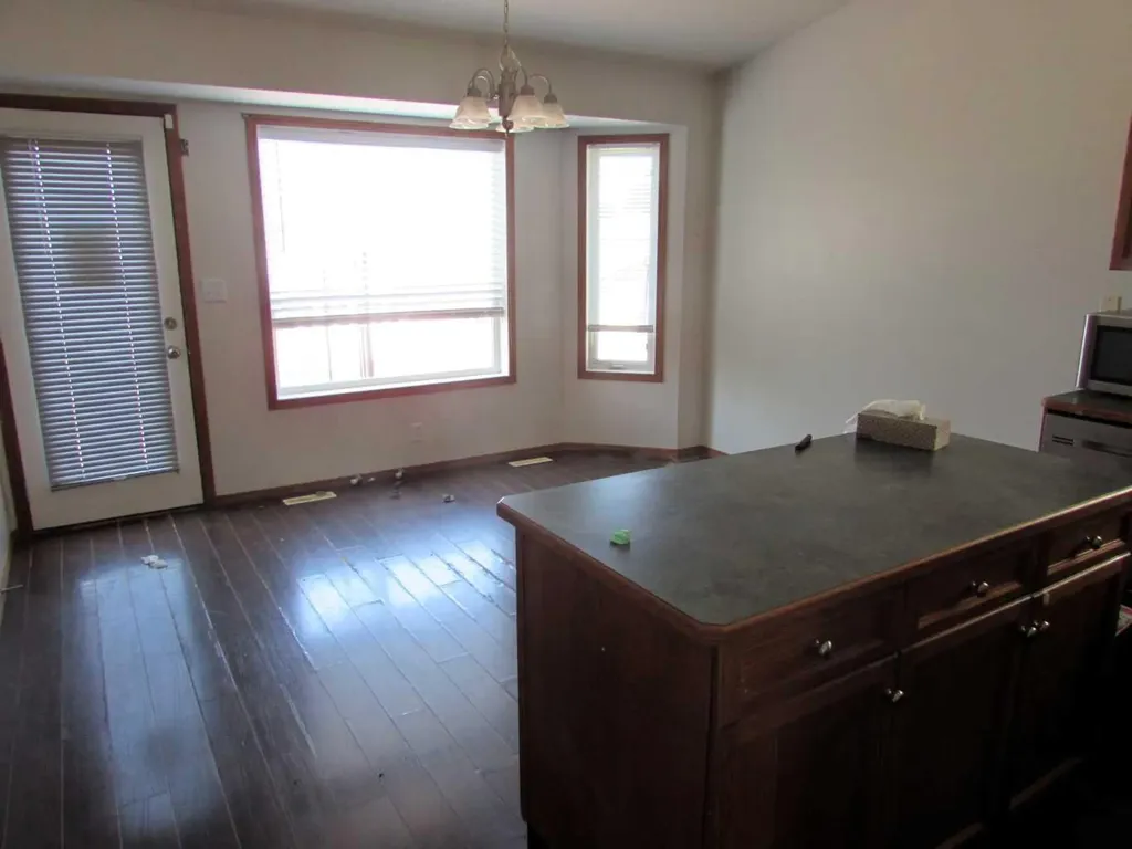5204 Landsdowne Avenue Blackfalds AB T0M0J0