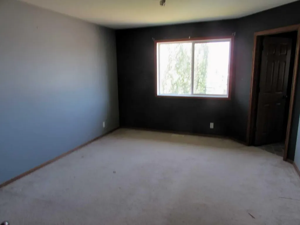 5204 Landsdowne Avenue Blackfalds AB T0M0J0