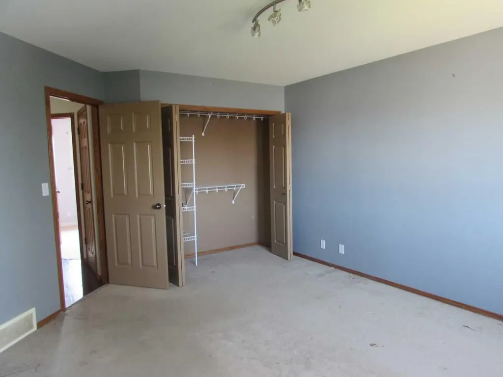 5204 Landsdowne Avenue Blackfalds AB T0M0J0