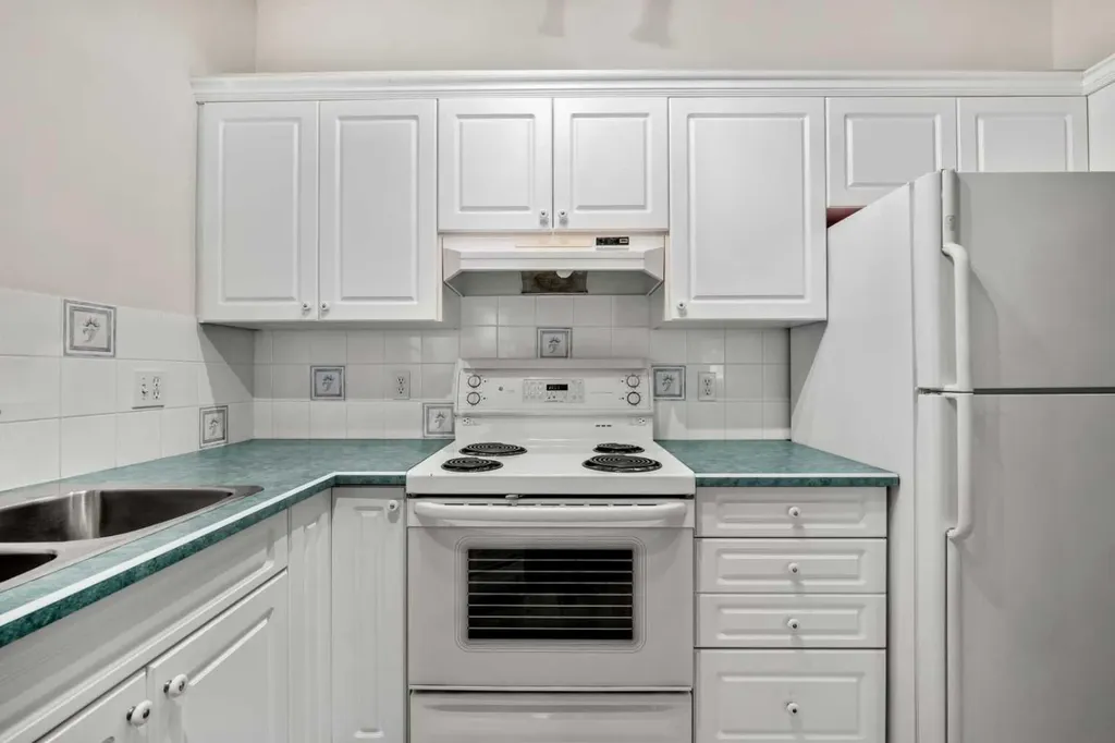 777 3 Avenue SW Calgary AB T2P0G8