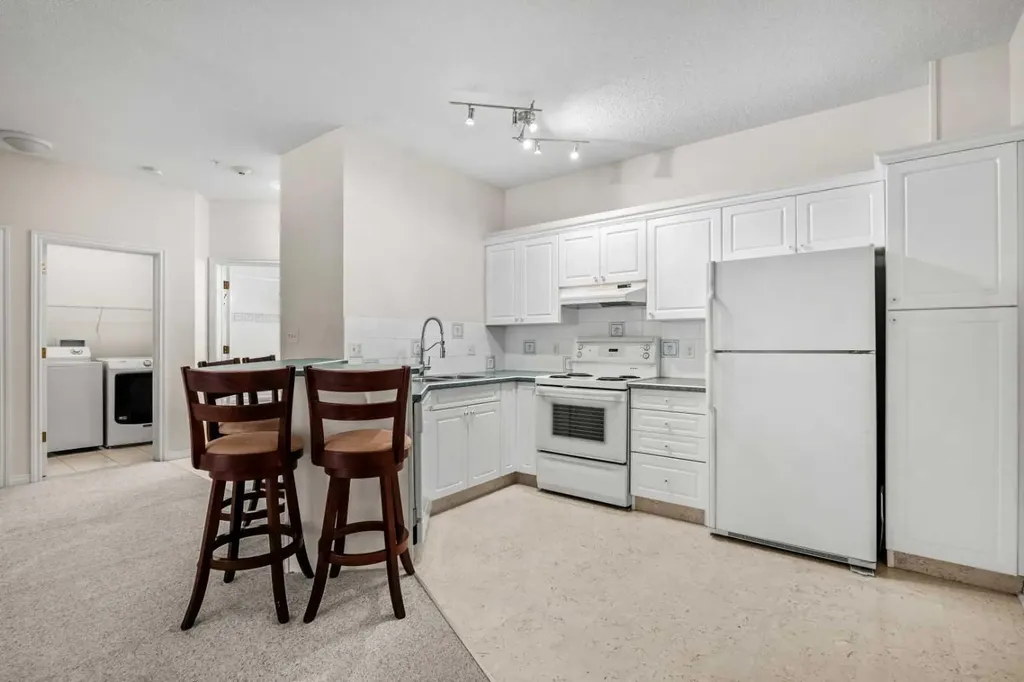 777 3 Avenue SW Calgary AB T2P0G8