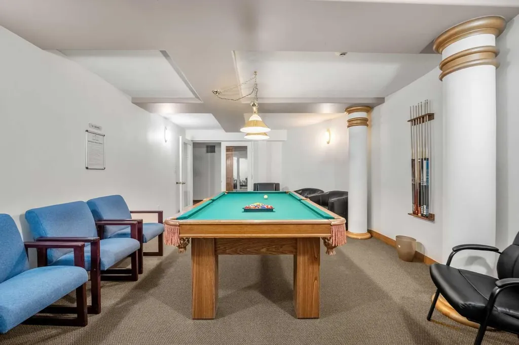 777 3 Avenue SW Calgary AB T2P0G8