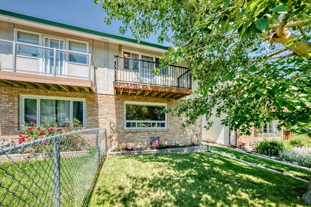 1926 28 Avenue SW Calgary AB T2T 1K1