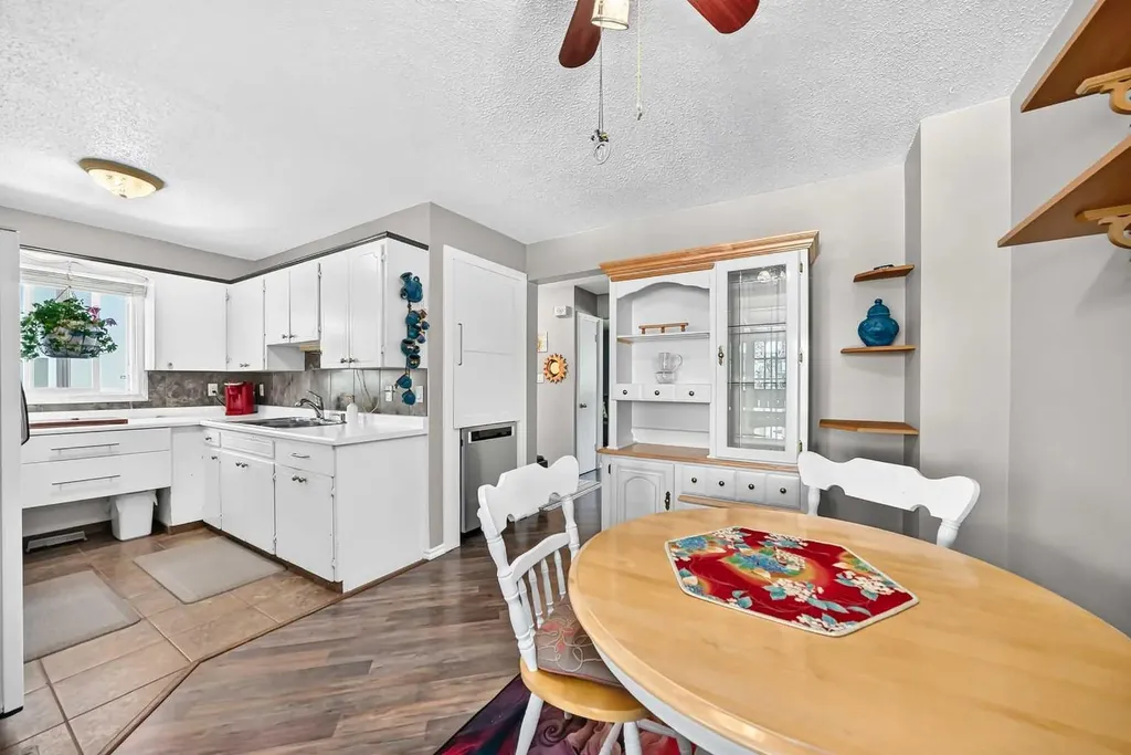 1926 28 Avenue SW Calgary AB T2T 1K1