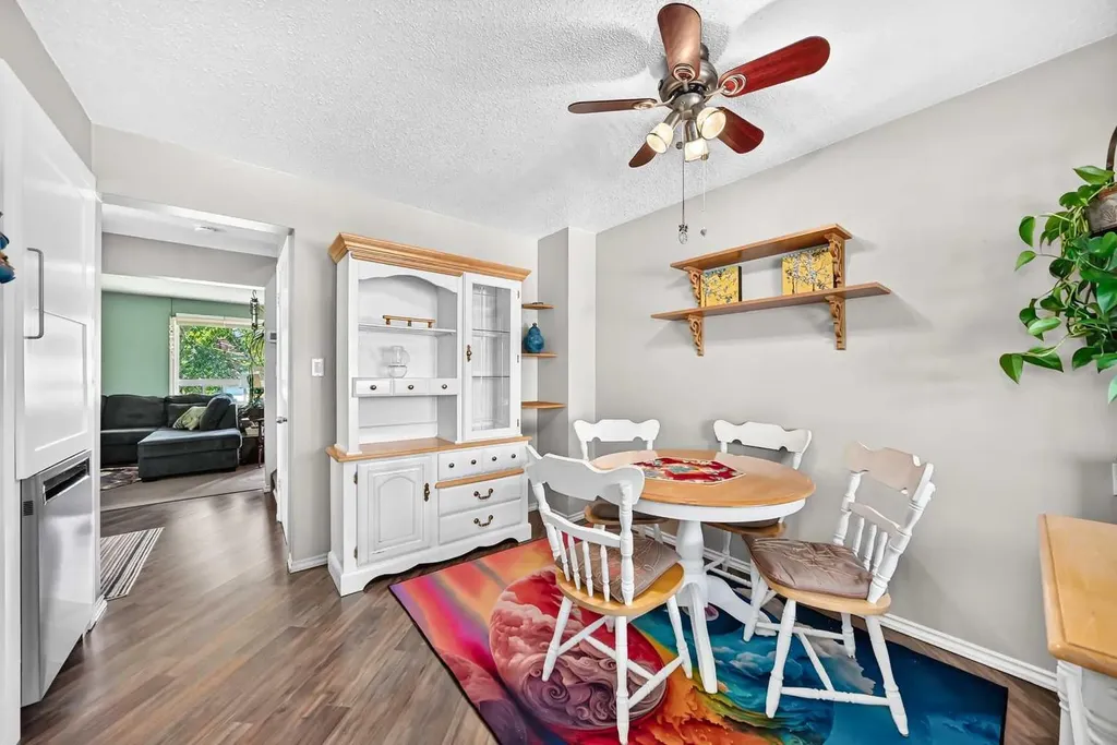 1926 28 Avenue SW Calgary AB T2T 1K1