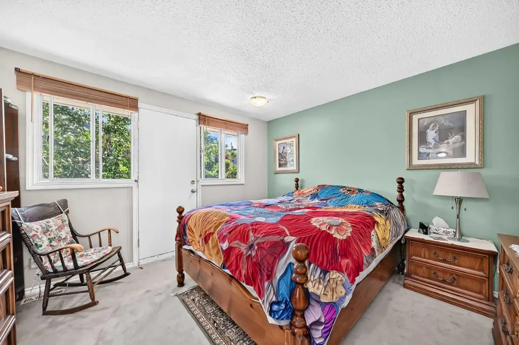 1926 28 Avenue SW Calgary AB T2T 1K1