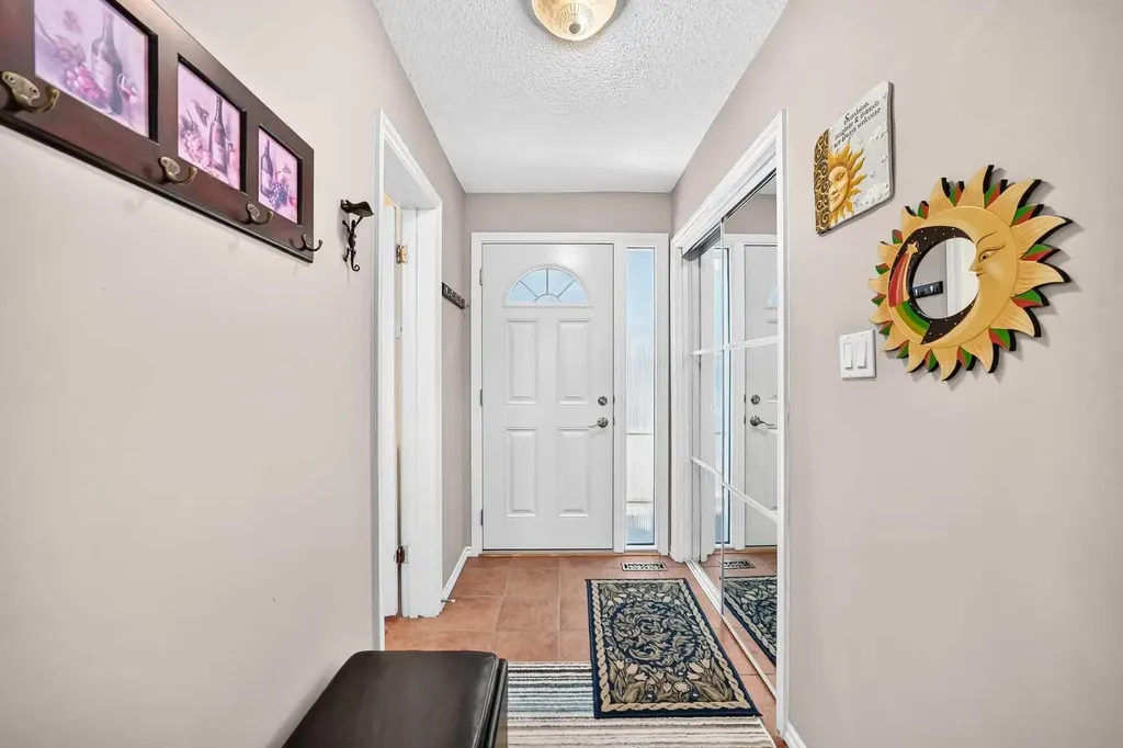 1926 28 Avenue SW Calgary AB T2T 1K1