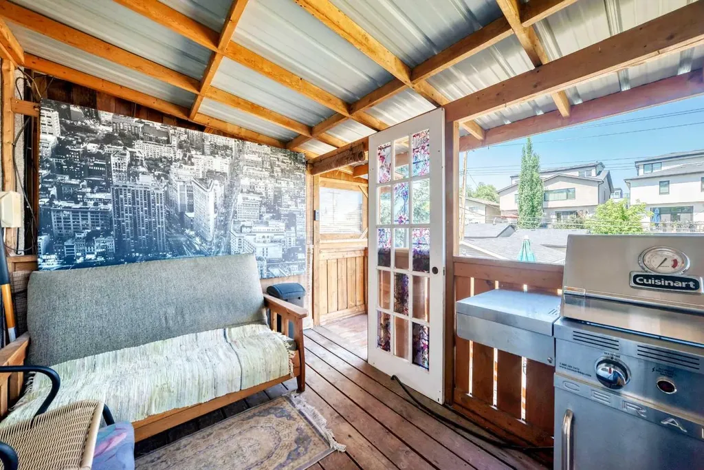 1926 28 Avenue SW Calgary AB T2T 1K1