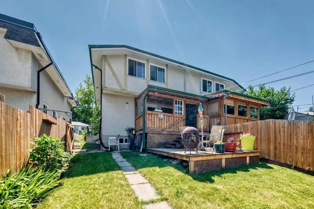 1926 28 Avenue SW Calgary AB T2T 1K1