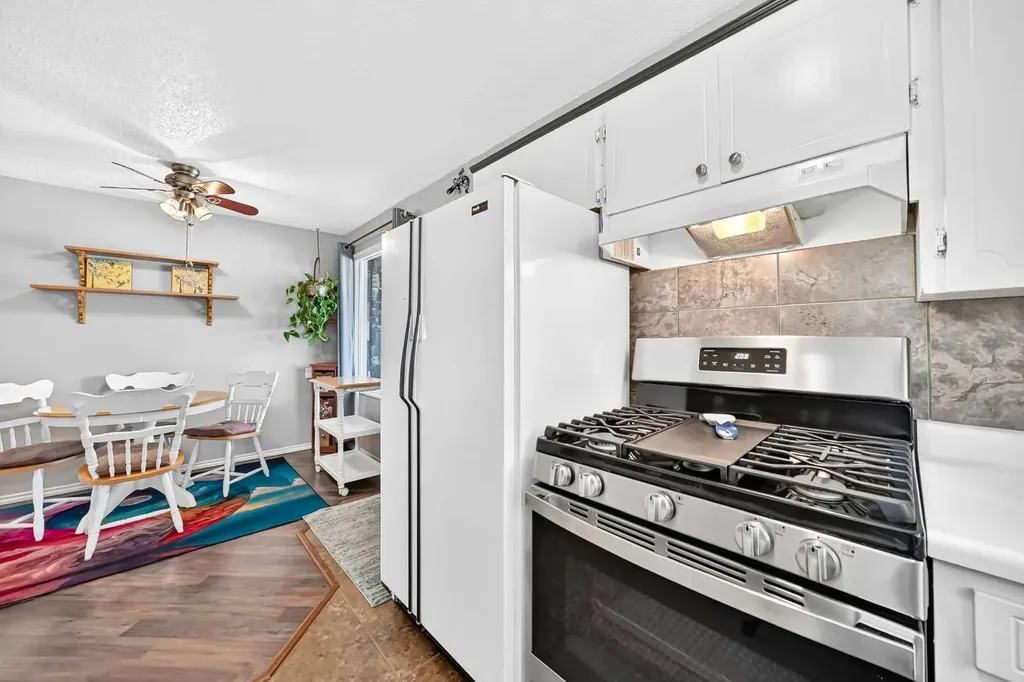 1926 28 Avenue SW Calgary AB T2T 1K1