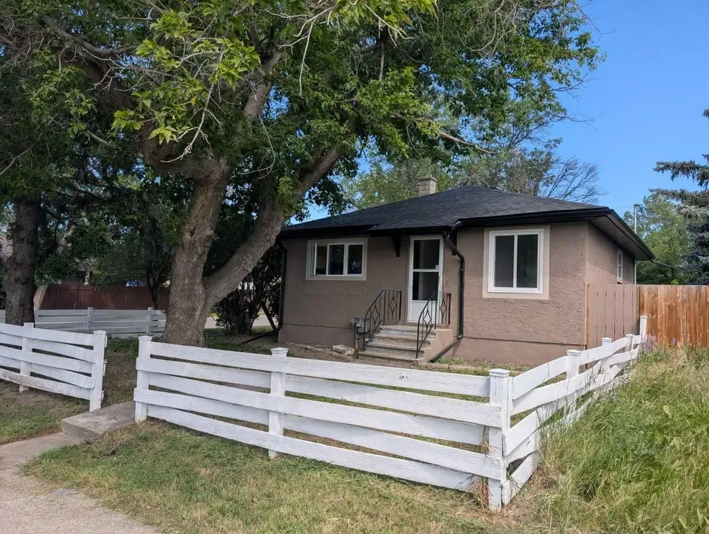 1803 5a Avenue N Lethbridge AB T1H 0R2