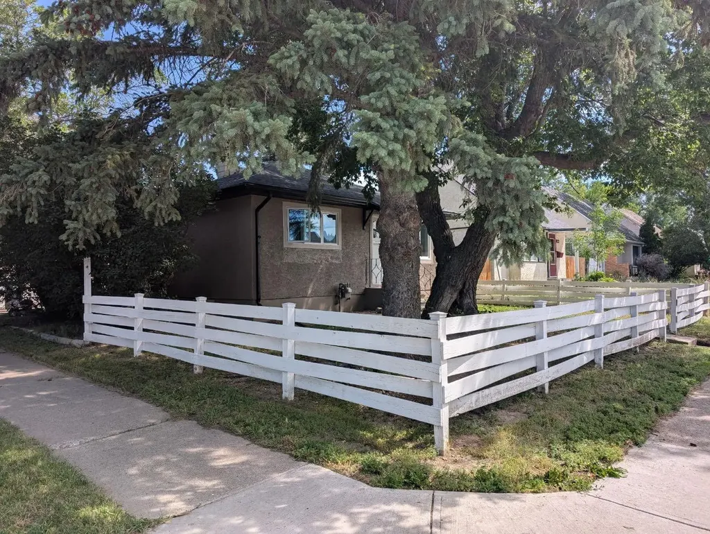 1803 5a Avenue N Lethbridge AB T1H 0R2