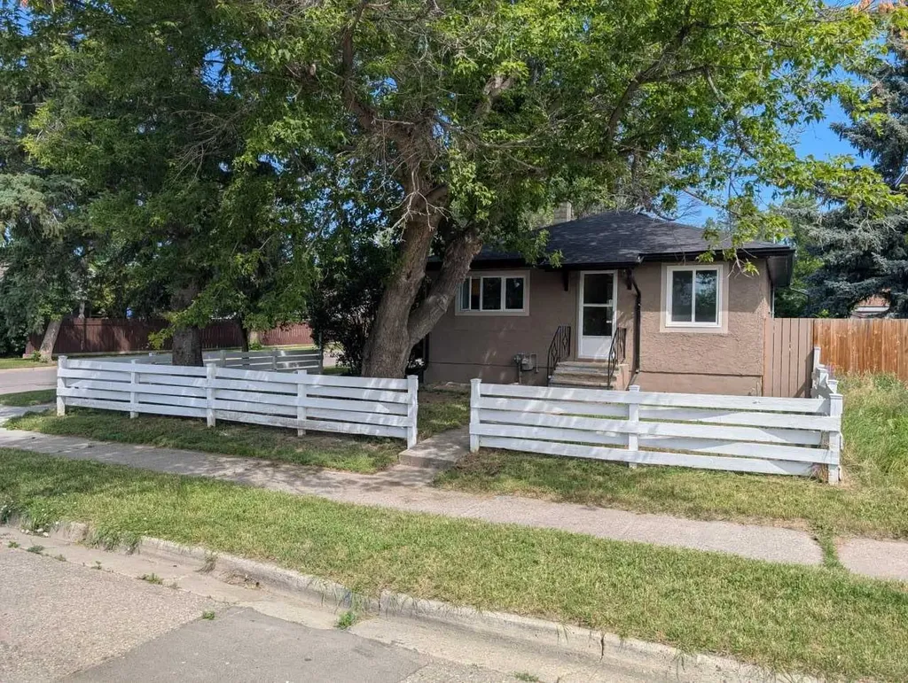 1803 5a Avenue N Lethbridge AB T1H 0R2