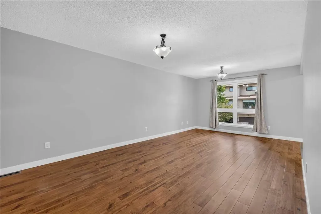 13001 6 Street SW Calgary AB T2W 4J8